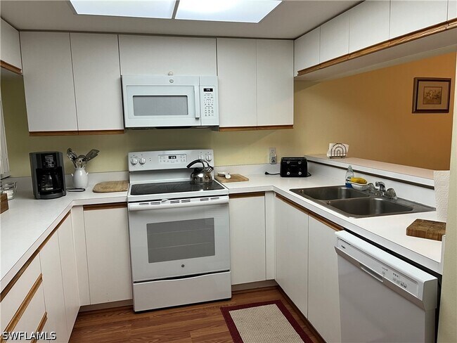 Building Photo - 6371 Pelican Bay Blvd