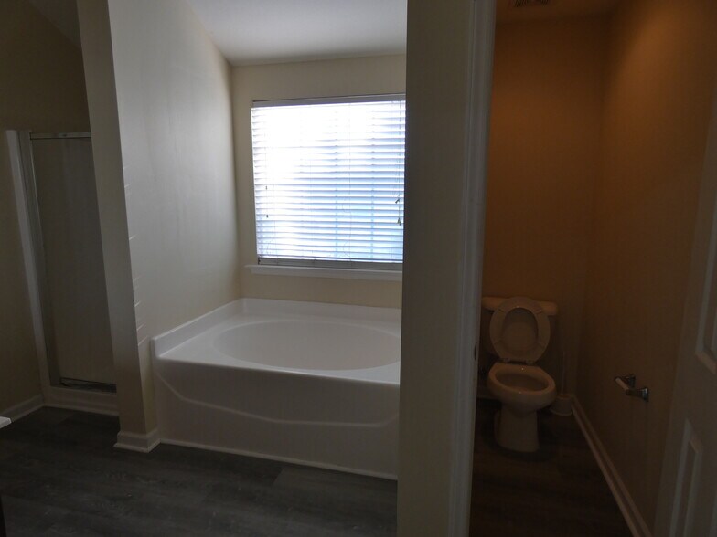 Building Photo - 1624 Brown Owl Dr