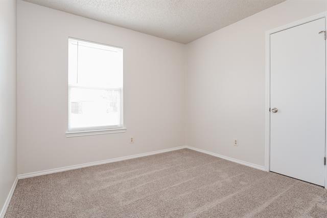 Building Photo - 900 Blewitt Dr