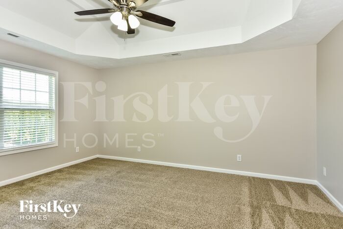 Building Photo - 1161 Castlewood Dr