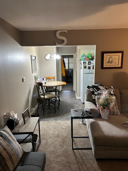 Building Photo - 200 Gronert Ln