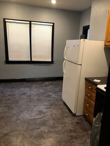 Kitchen - 810 Swift Ave