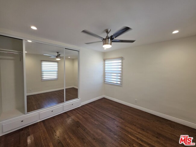 Building Photo - 102 Gaviota Ave