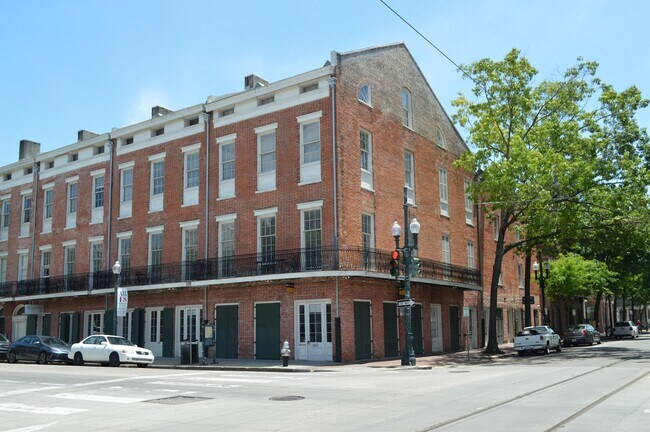 Building Photo - 800 St Charles Ave