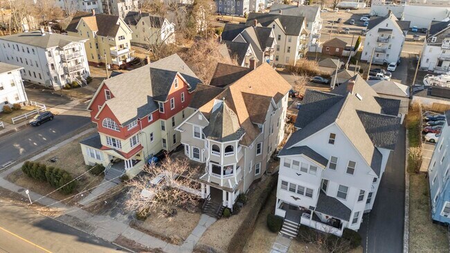 Building Photo - 351 Chestnut St