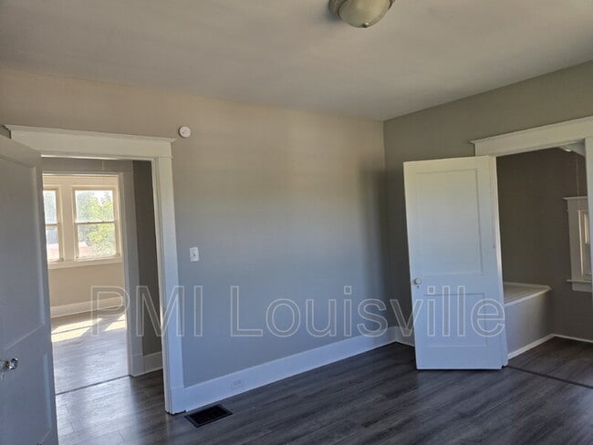 Building Photo - 607 N 39th St