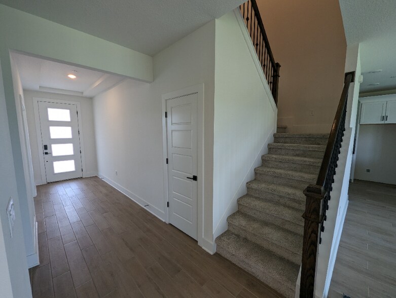 Building Photo - 534 Sun Chaser Dr