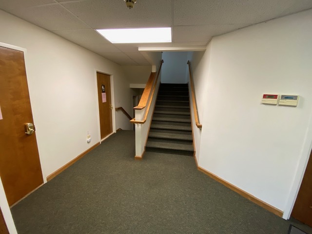 Entry Hallway - 121 Union Ave