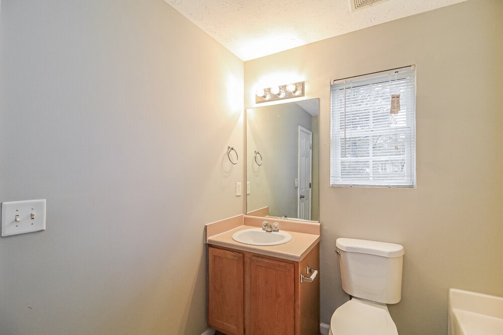 Building Photo - 20 Carver Dr