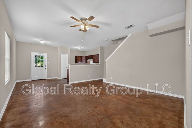 Building Photo - 7802 Kingsbury Way