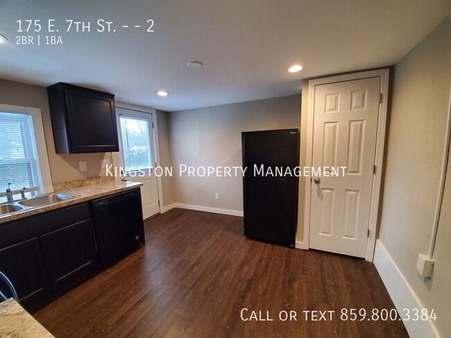 Building Photo - 175 E 7th St