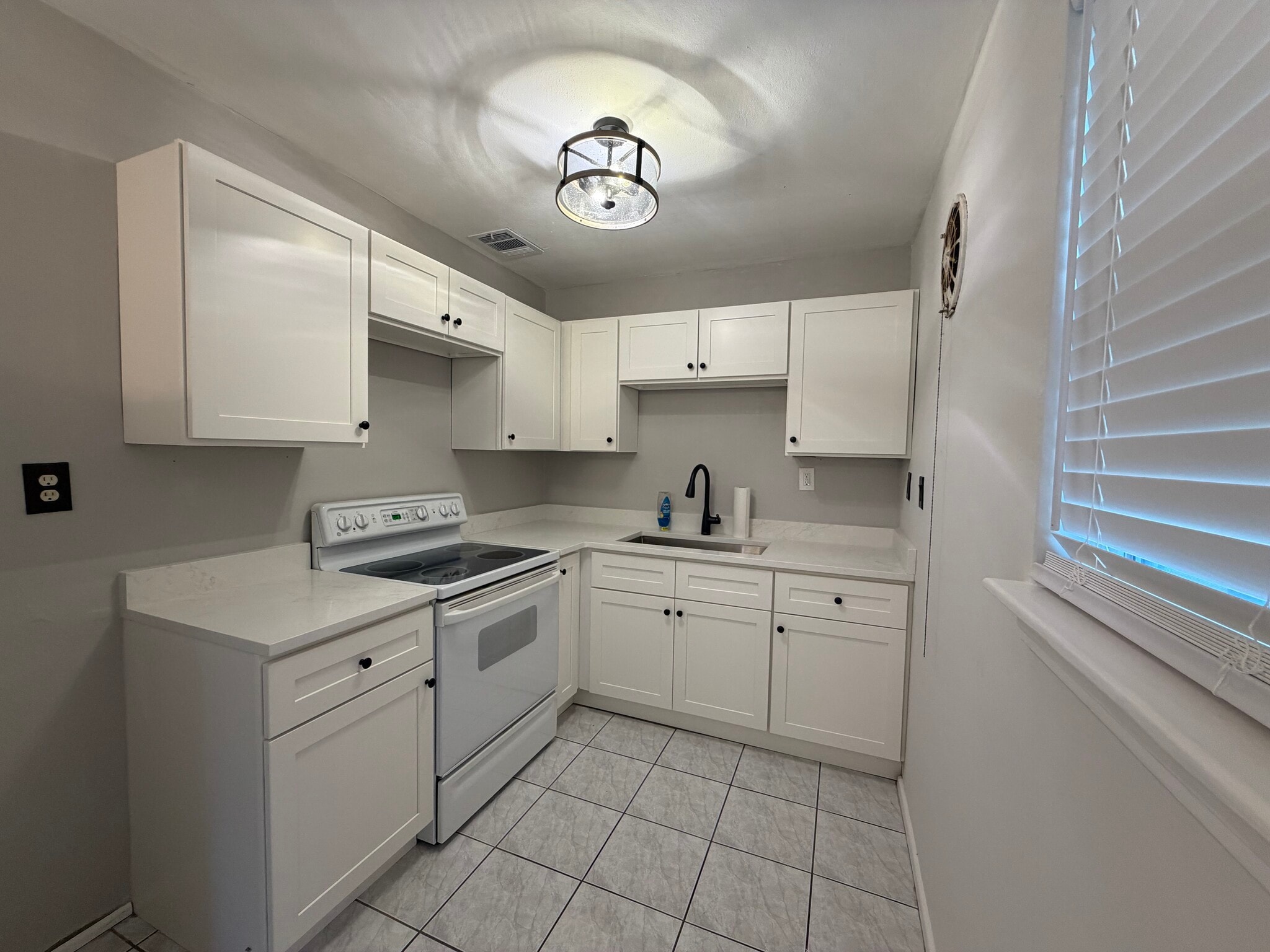 Building Photo - 6013 Chenango LN