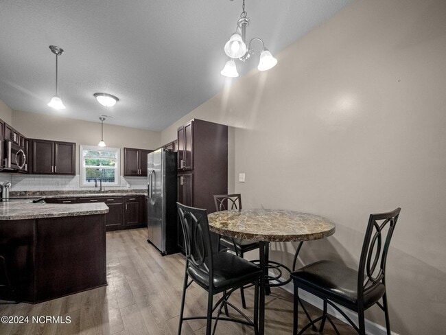 Building Photo - Holly Ridge Townhome Available!