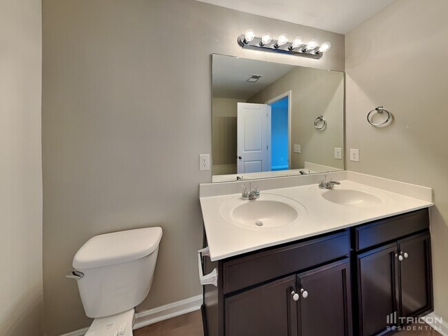 Building Photo - 502 Heathridge Lane Piedmont SC