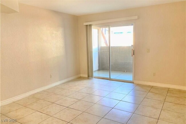 Building Photo - 2606 S Durango Dr