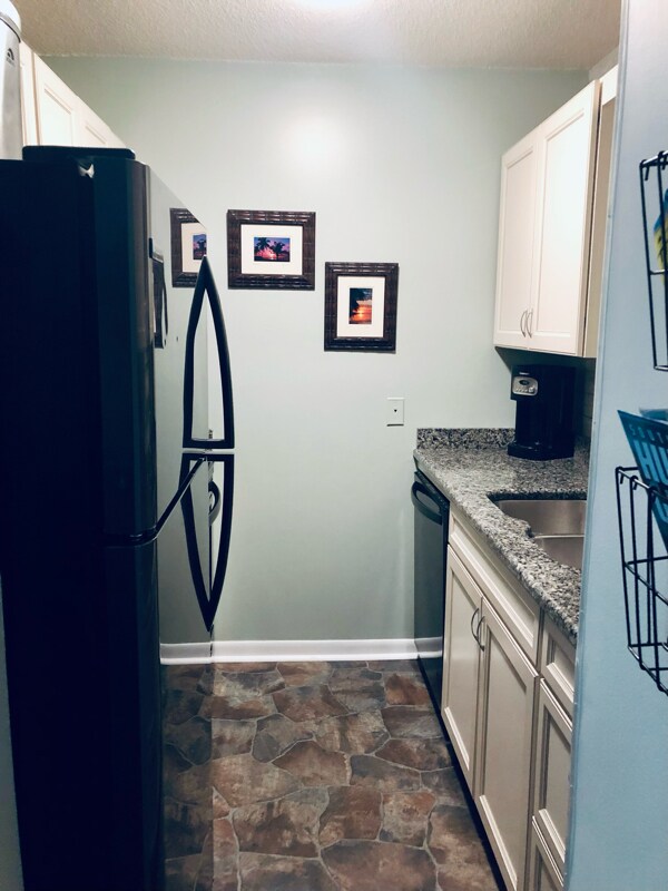 Building Photo - 6840 Blue Heron Blvd