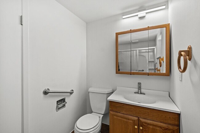Building Photo - $200 OFF RENT FOR YOUR FIRST THREE MONTHS!...
