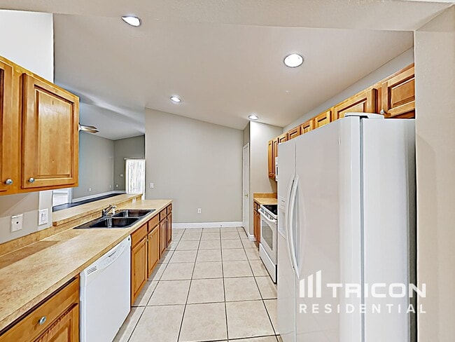 Building Photo - 401 Lisa Ann Ct