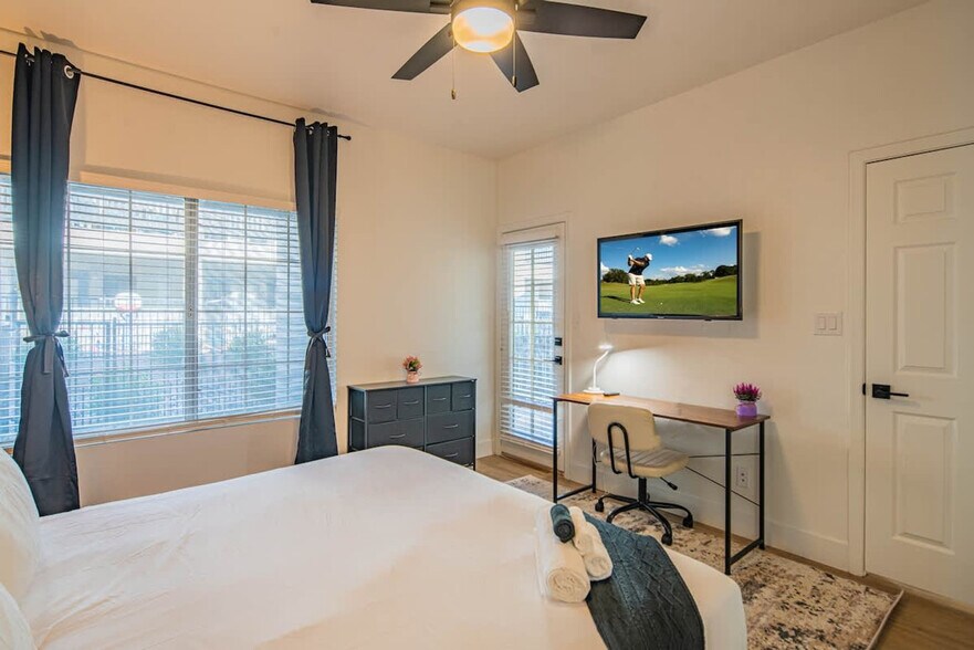 Building Photo - 7900 E Princess Dr