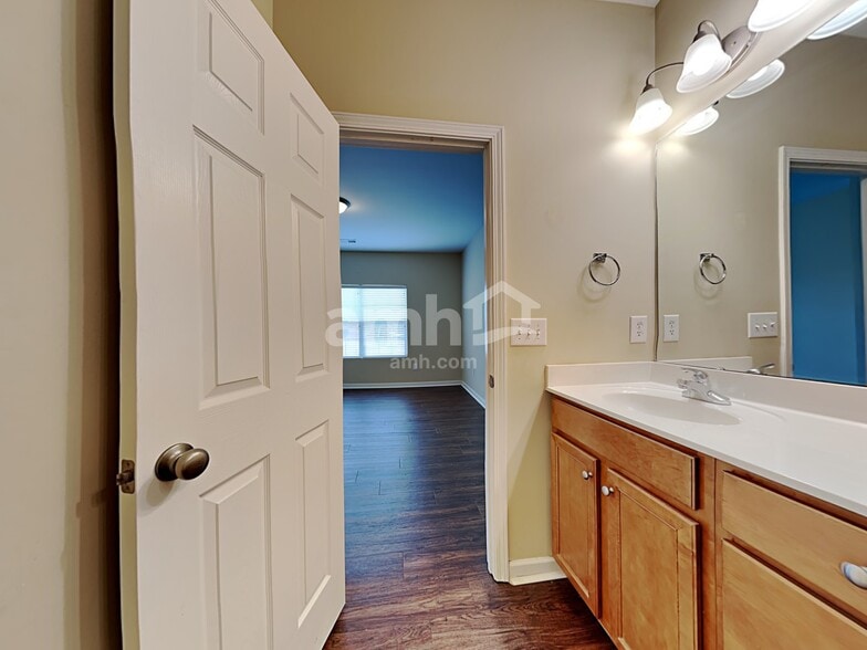 Building Photo - 6 Hurshfield Ct