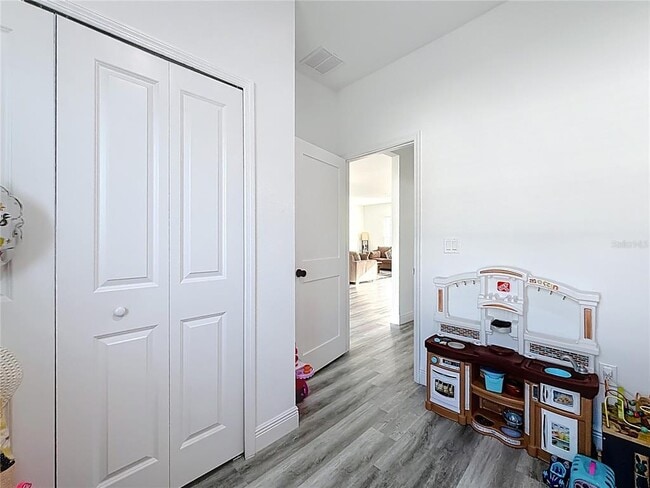 Building Photo - 16950 SW 42 Ave