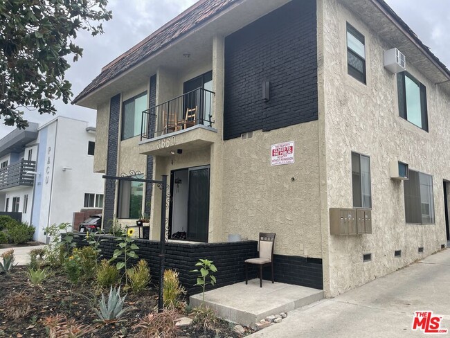 Building Photo - 3660 Watseka Ave