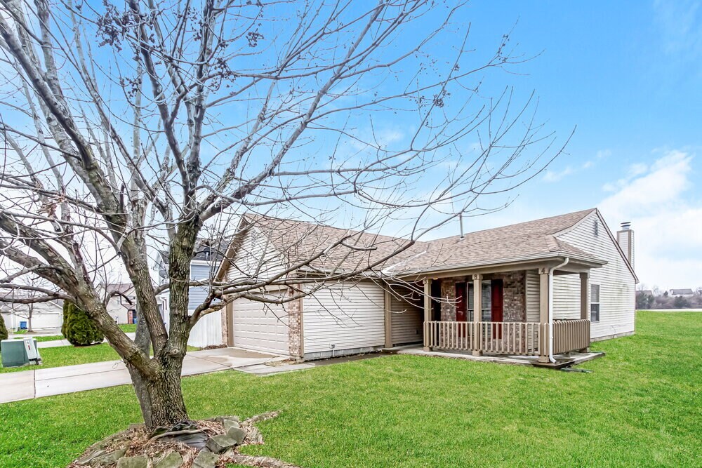 Building Photo - 5384 Lakeside Manor Dr