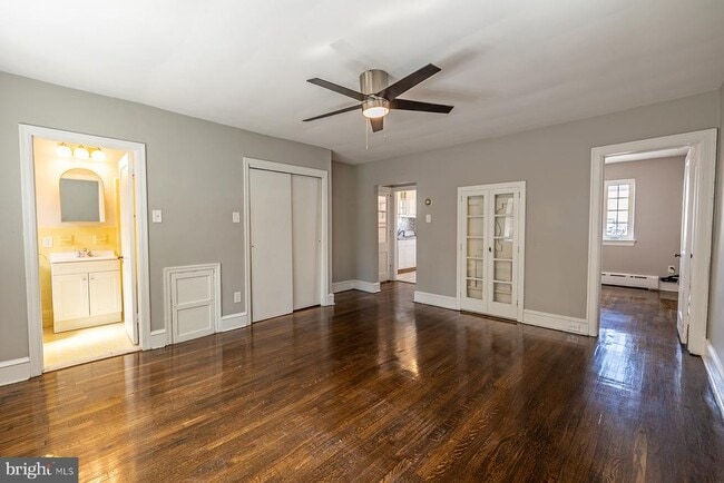 Building Photo - 749 Yorkway Pl