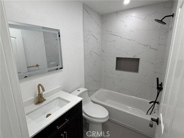 Building Photo - 5340 Las Virgenes Rd