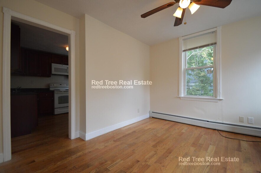 Building Photo - 10 Leverett St