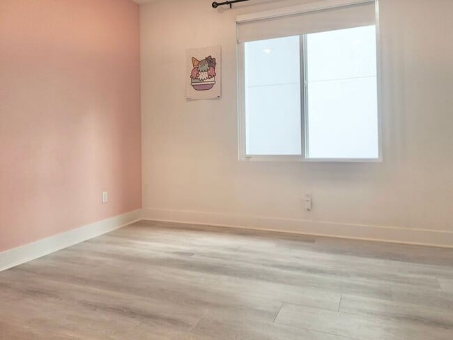 Building Photo - 16332 Dawn Wy