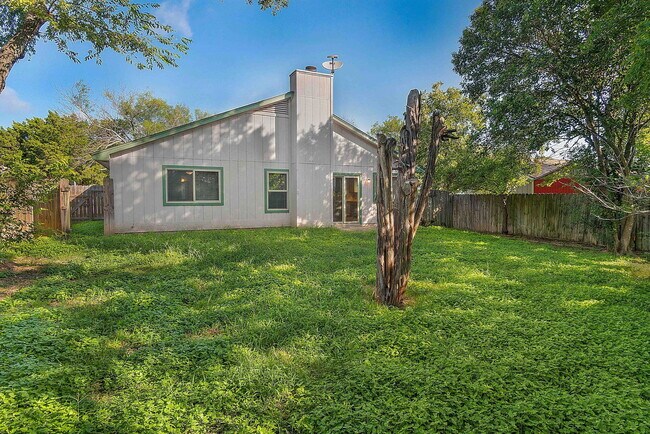 Building Photo - 11931 Rosethorn Dr