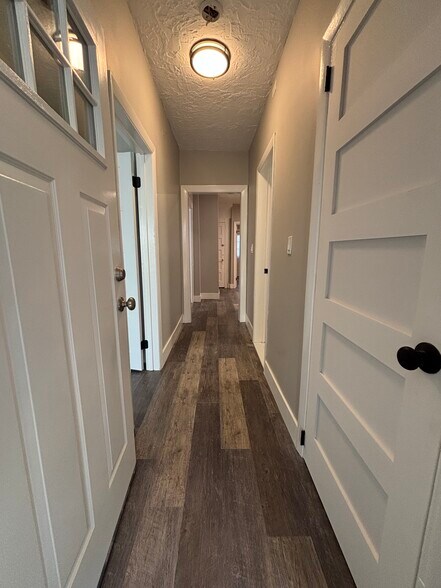 Hall - Entryway - 82 North St