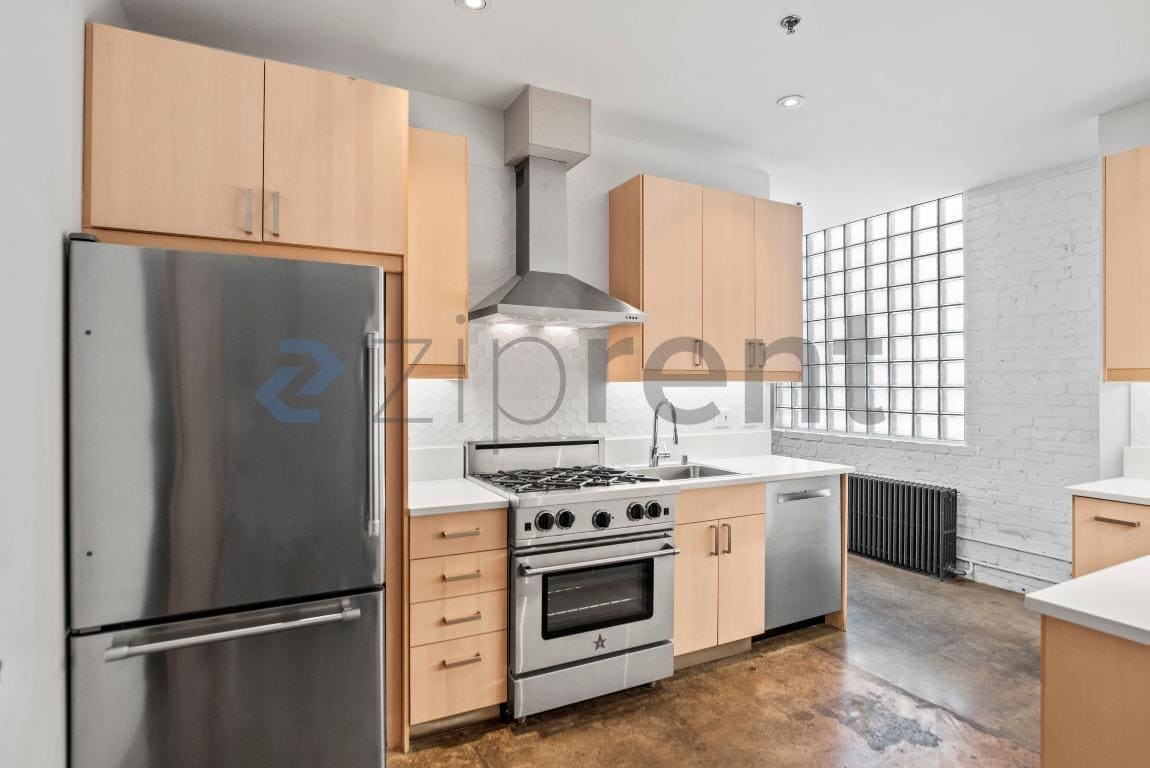 Building Photo - Unit 123
