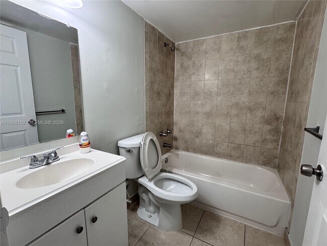 Building Photo - 95 NE 41st St