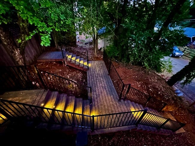 Building Photo - 326 Chamberlain Ave