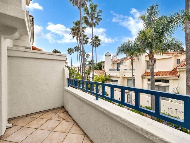 Building Photo - LOVELY POINTE AT MALIBU CONDO!