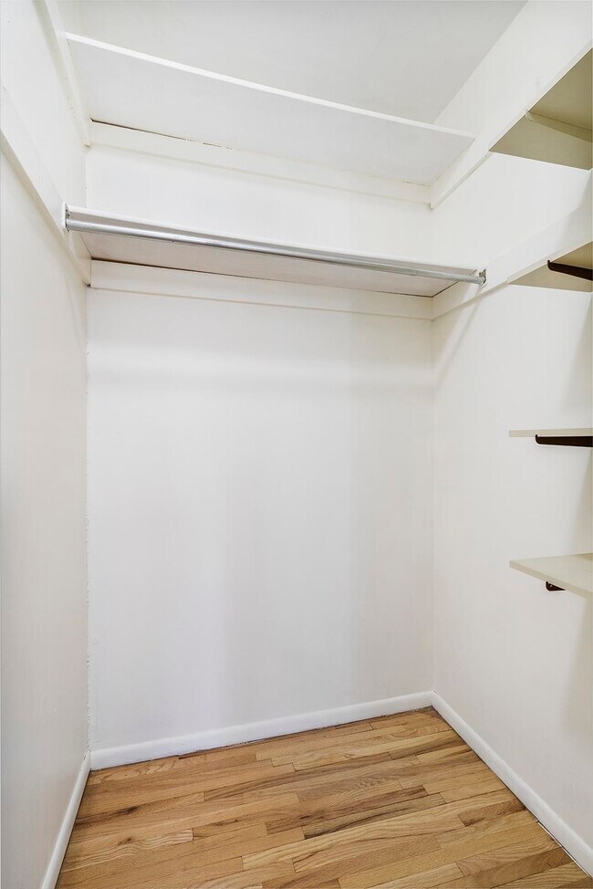 Building Photo - 1138C Farm Rd