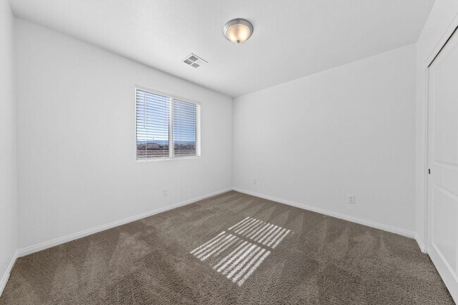 Building Photo - 4 Bedroom Home in Southern Highlands