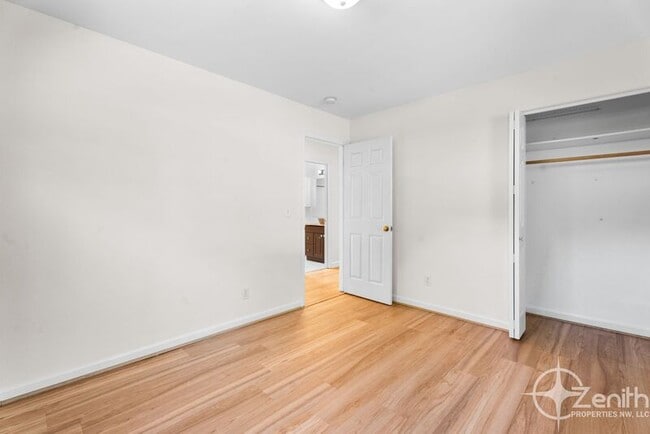 Building Photo - 8611 SE Patterson Pl