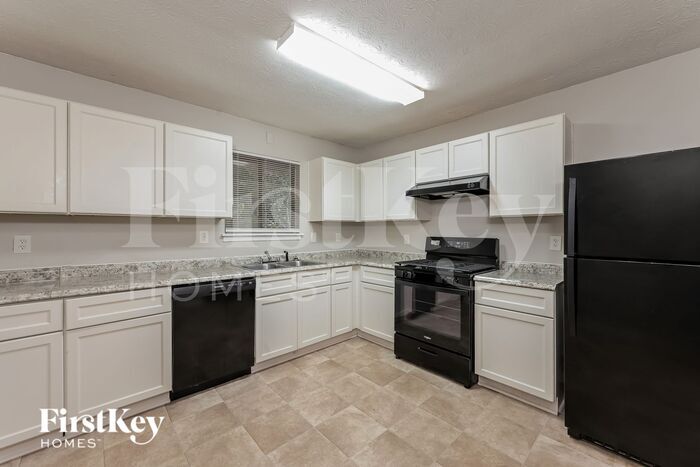 Building Photo - 3393 Hollow Tree Dr