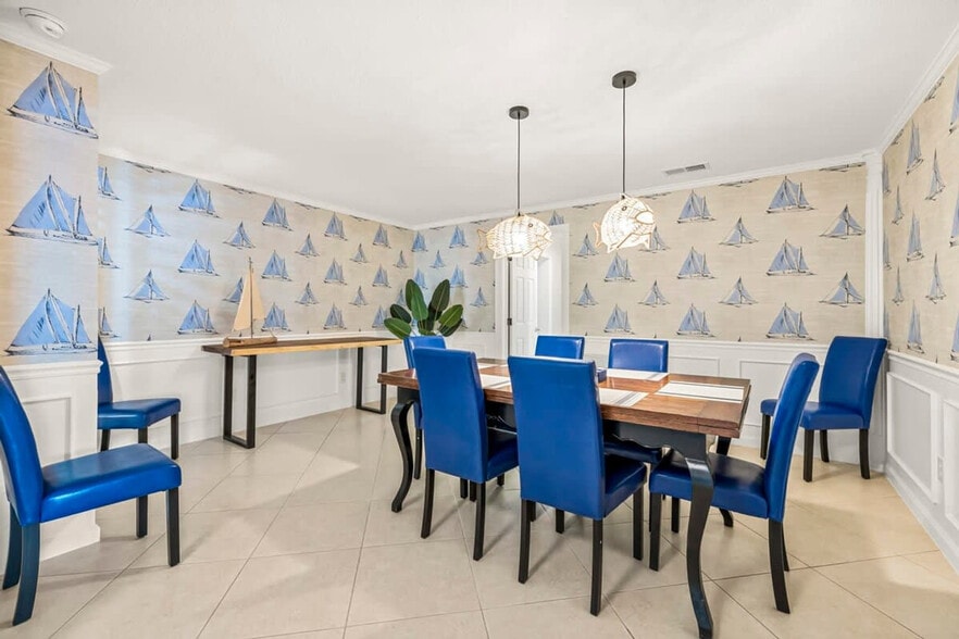 Building Photo - 8130 S Tropical Trail
