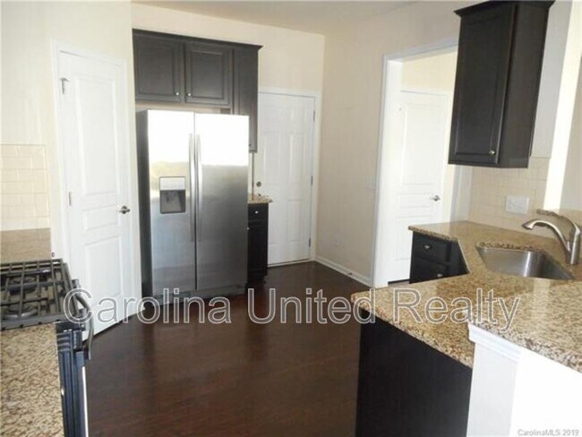 Building Photo - 6538 Portland Rose Ln