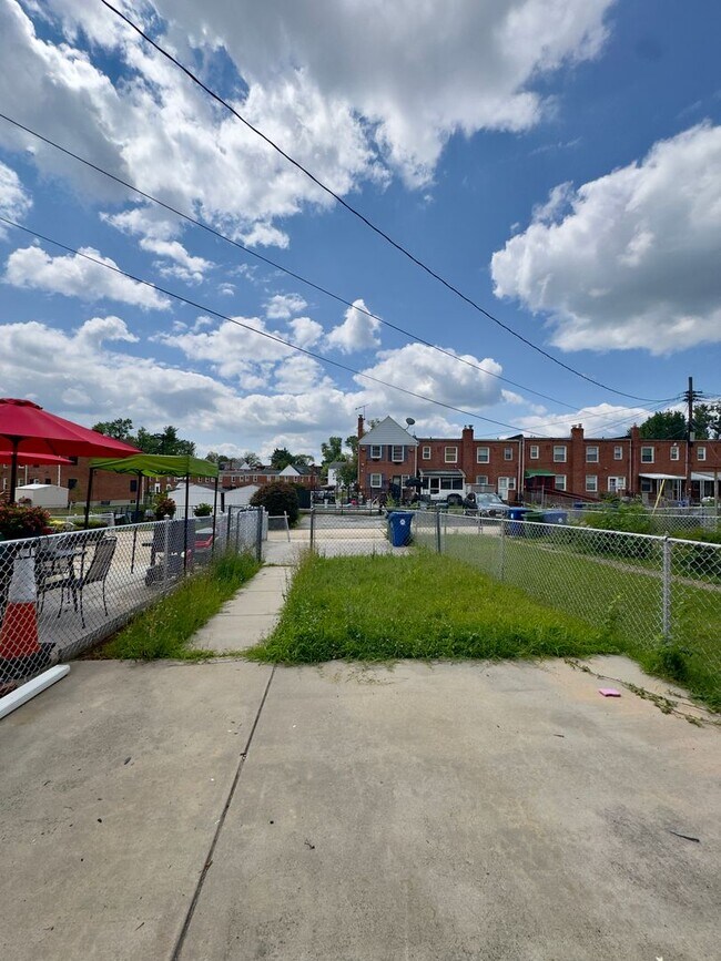 Building Photo - 4403 Eldone Rd