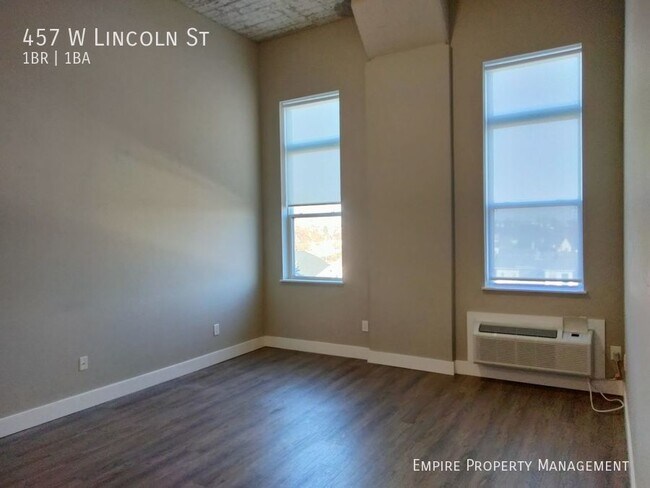 Building Photo - 1 Bedroom/ 1 Bathroom Apartments