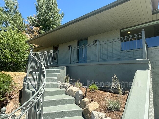 Building Photo - 932 Northridge Dr