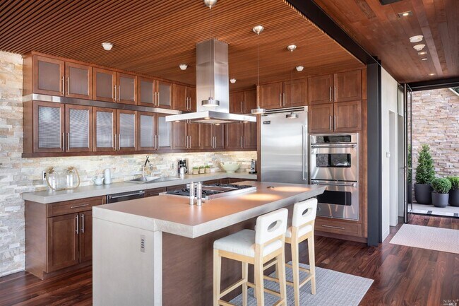 Building Photo - 525 Bridgeway