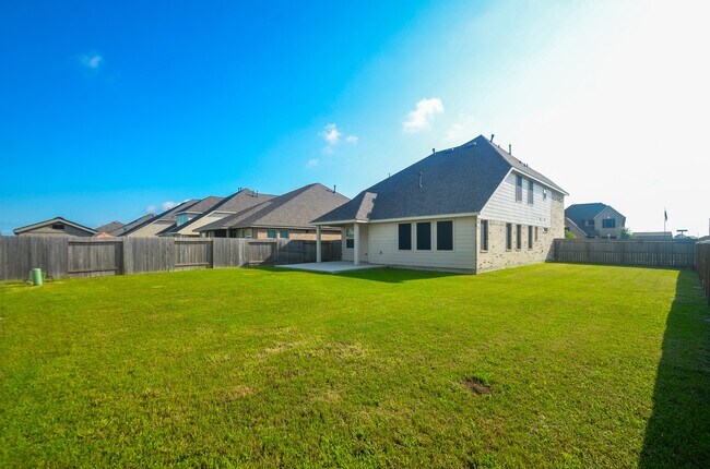 Building Photo - 14154 Little River Dr