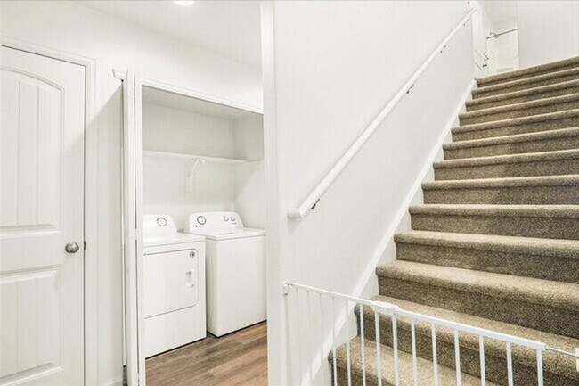 Building Photo - 3 BEDROOM 2 AND A HALF BATH NEWER CONSTRUCTION TWINHOME IN HARMONY VALLEY