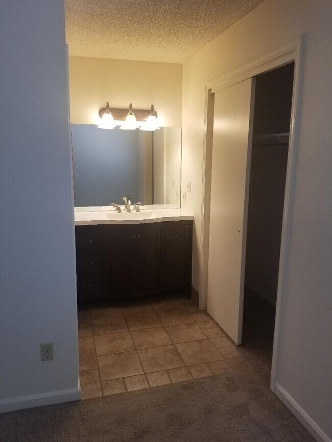 Building Photo - 2085 Severn Dr